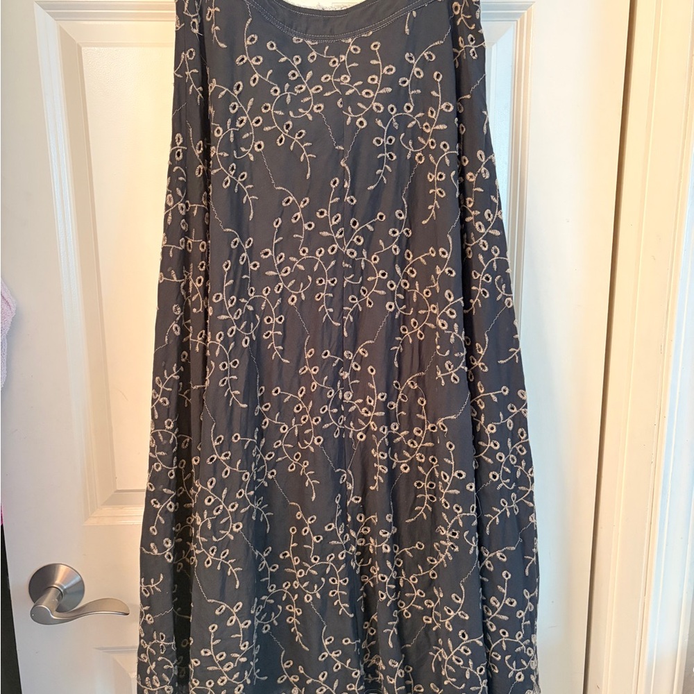 T Tahari Black Midi Skirt with Tan Vine Embroidery